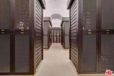 10776 Wilshire Blvd #1802, Los Angeles, CA 90024 - Photo 39