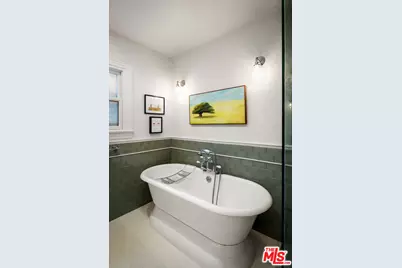 945 S Muirfield Rd, Los Angeles, CA 90019 - Photo 27