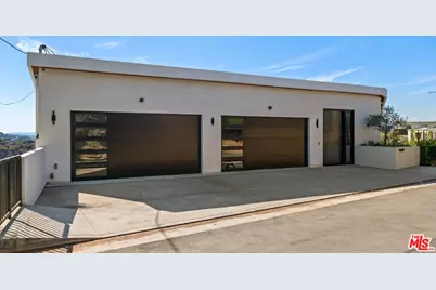3699 Alta Mesa Dr, Studio City, CA 91604 - Photo 31
