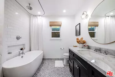 1910 S Bedford St, Los Angeles, CA 90034 - Photo 25