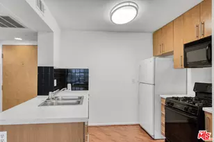 2121 Beloit Ave, Los Angeles, CA 90025 - Photo 7
