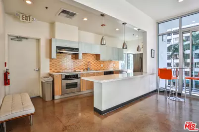 645 W 9th St #201, Los Angeles, CA 90015 - Photo 11