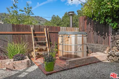 21549 Summit Trl, Topanga, CA 90290 - Photo 23
