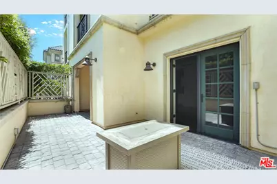 225 S Hamilton Dr #102, Beverly Hills, CA 90211 - Photo 11