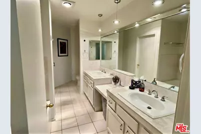 750 S Bundy Dr #203, Los Angeles, CA 90049 - Photo 17