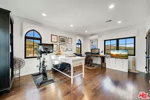 9785 Deer Creek Rd, Malibu, CA 90265 - Photo 37