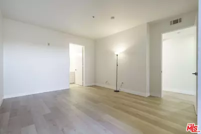 625 S Berendo St #209, Los Angeles, CA 90005 - Photo 19