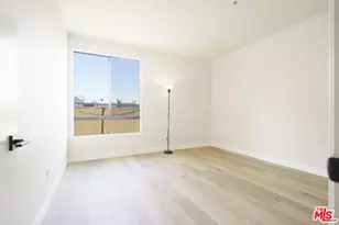 625 S Berendo St, Los Angeles, CA 90005 - Photo 15