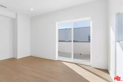 11224 W Victory Blvd, North Hollywood, CA 91606 - Photo 15