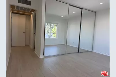 18350 Hatteras St #278, Tarzana, CA 91356 - Photo 7