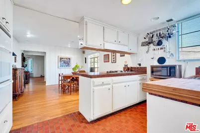 11450 Bolas St, Los Angeles, CA 90049 - Photo 13