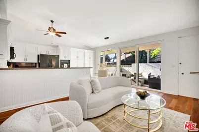 350 N Clybourn Ave #36, Burbank, CA 91505 - Photo 3