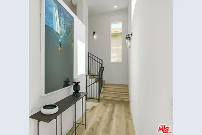 14651 W Sara Ln, Panorama City, CA 91402 - Photo 23