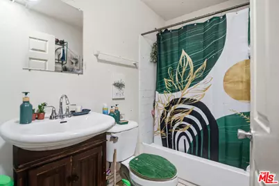 8027 S Figueroa St, Los Angeles, CA 90003 - Photo 13