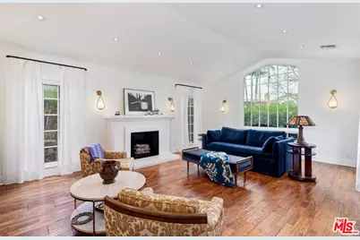 829 S Mullen Ave, Los Angeles, CA 90005 - Photo 3