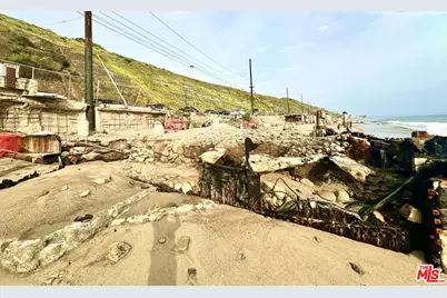 19240 Pacific Coast Highway, Malibu, CA 90265 - Photo 15
