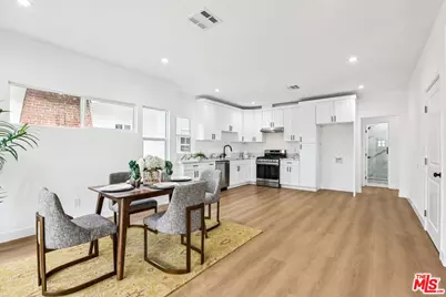 1320 W 51st Pl, Los Angeles, CA 90037 - Photo 7