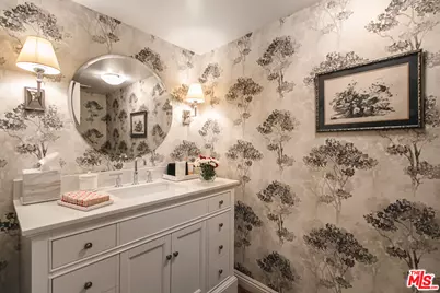 4221 Jubilo Dr, Tarzana, CA 91356 - Photo 17