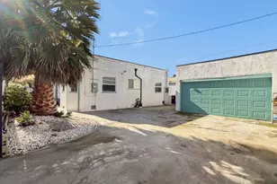 1301 W 64th St, Los Angeles, CA 90044 - Photo 31