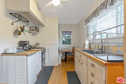41 Vicente Ter, Santa Monica, CA 90401 - Photo 33