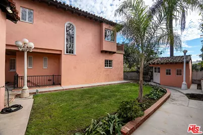 14900 Camarosa Dr, Pacific Palisades, CA 90272 - Photo 37