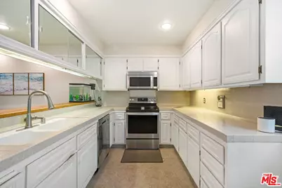 5326 Fairview Blvd #3, Los Angeles, CA 90056 - Photo 15