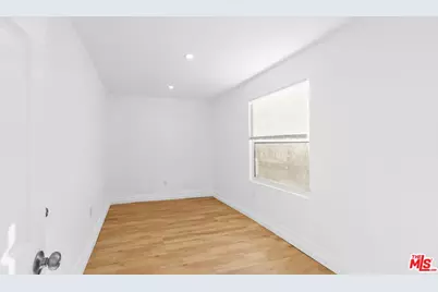 820 W 76th St, Los Angeles, CA 90044 - Photo 19