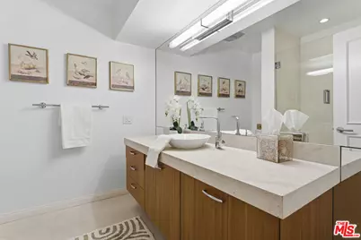 1015 N Kings Rd #110, West Hollywood, CA 90069 - Photo 25