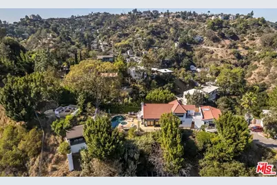 8148 Mannix Dr, Los Angeles, CA 90046 - Photo 49