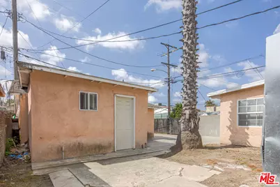 312 E 92nd St, Los Angeles, CA 90003 - Photo 27