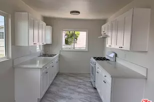 945 W 76th St, Los Angeles, CA 90044 - Photo 9