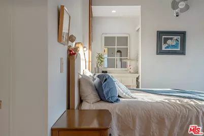 41 Vicente Ter, Santa Monica, CA 90401 - Photo 17