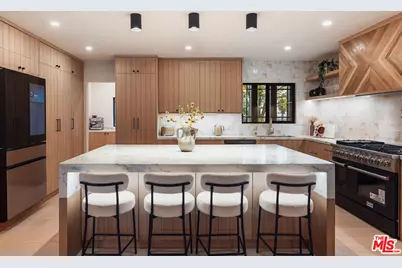 5625 Wilhelmina Ave, Woodland Hills, CA 91367 - Photo 9