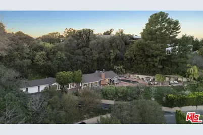 12966 Galewood St, Studio City, CA 91604 - Photo 37