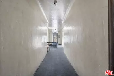 2717 S Budlong Ave, Los Angeles, CA 90007 - Photo 15