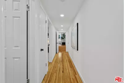 4210 N Sepulveda Blvd, Sherman Oaks, CA 91403 - Photo 23