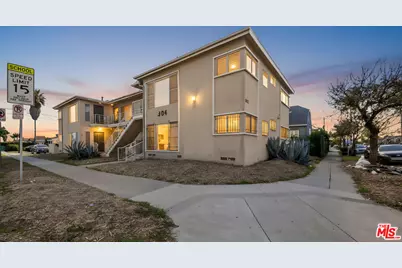 304 E 95th St, Los Angeles, CA 90003 - Photo 1