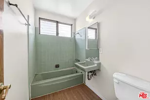 304 E 95th St, Los Angeles, CA 90003 - Photo 5