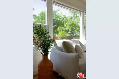 2048 S Burnside Ave, Los Angeles, CA 90016 - Photo 9