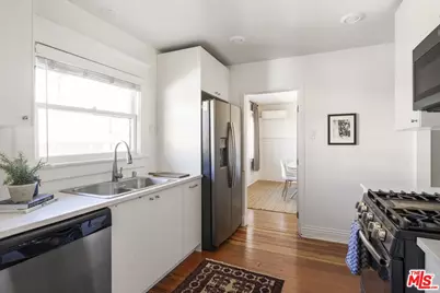 211 S Burlington Ave, Los Angeles, CA 90057 - Photo 23
