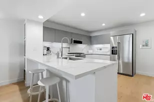 1154 N Sycamore Ave, Los Angeles, CA 90038 - Photo 7
