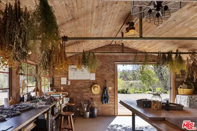 6009 Bonsall Dr, Malibu, CA 90265 - Photo 3