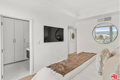 10501 Wilshire Blvd #1710, Los Angeles, CA 90024 - Photo 19