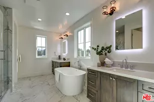 11729 Hartsook St, Valley Village, CA 91607 - Photo 23