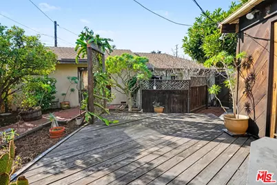 10784 Northgate St, Culver City, CA 90230 - Photo 15