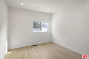 257 Entrada Dr, Santa Monica, CA 90402 - Photo 13