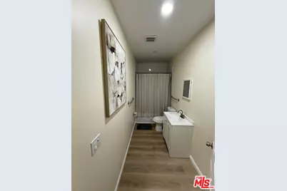 1715 W 64th St #5, Los Angeles, CA 90047 - Photo 53