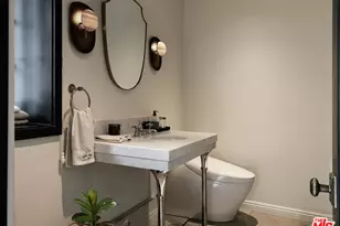 7902 Fareholm Dr, Los Angeles, CA 90046 - Photo 19