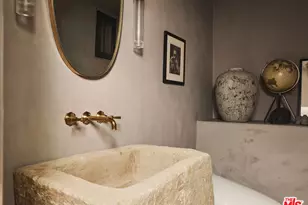 7902 Fareholm Dr, Los Angeles, CA 90046 - Photo 9