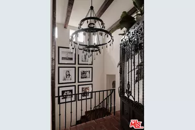 7902 Fareholm Dr, Los Angeles, CA 90046 - Photo 13